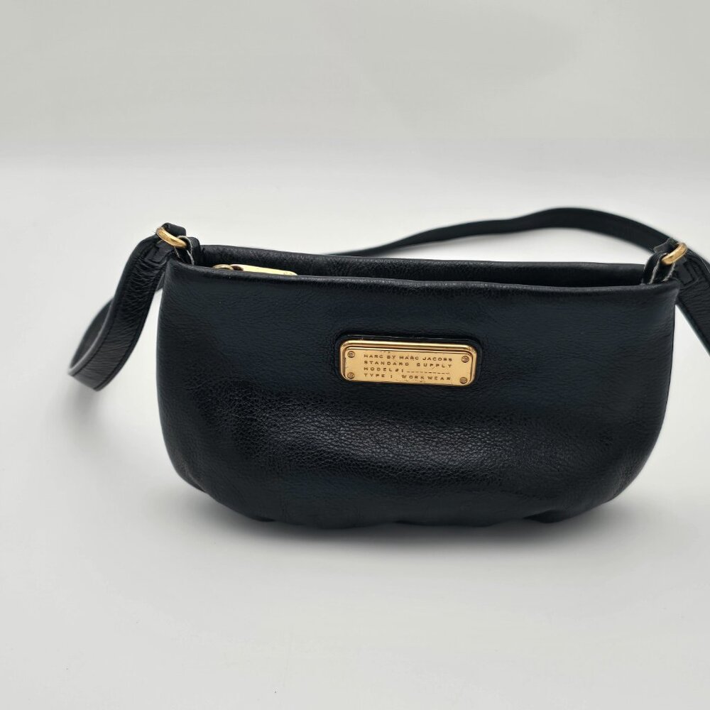 Marc Jacobs New York Crossbody Purse Handbag Black Leather Small Gold Hardware